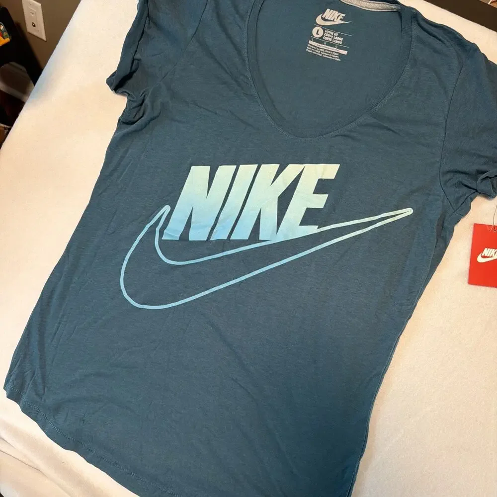 Nike Women's Loose Fit Green Tshirt Size Large